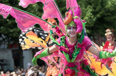 Hunderttausende Feiern Den Karneval Der Kulturen