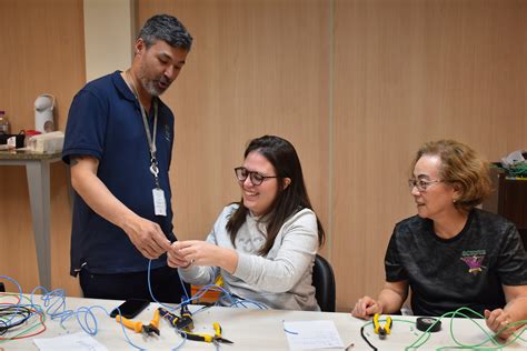 Mulheres Aprendem Noções De Elétrica Predial Em Curso Gratuito Da Copel Em Londrina Agência