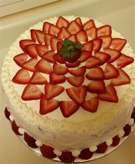 Strawberry Cake - CakeCentral.com