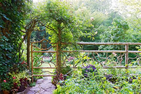 12 Gorgeous Arch Trellis Ideas To Add Structure And Height To Your