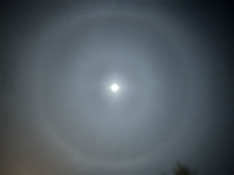 Halo spotted around the moon in our area | WANE 15