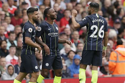 Pujian Guardiola Untuk Raheem Sterling Bola Net