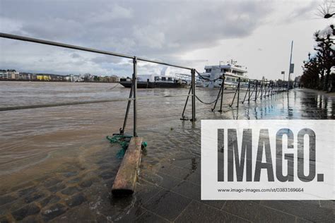 Nrw Rhine Floods In Bonn Imago