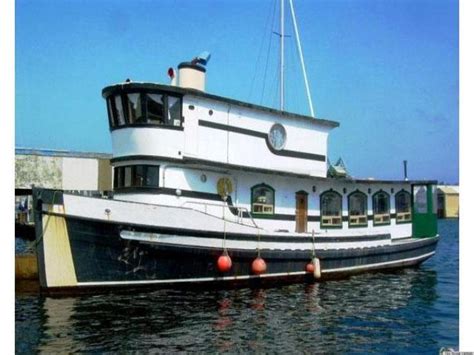 PHOTOS Inside This Adorable Fishing Boat Turned Home House Boat