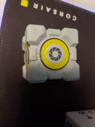 Portal 2 Blind Box Series 3 Activated Weighted Storage Cube Rare