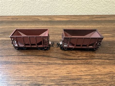 Lot Of 2 Roundhouse HO Scale Undecorated Brown Ore Cars W Metal Wheels