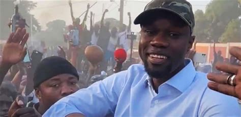 Sénégal lopposant Ousmane Sonko annonce son retour à Dakar à travers