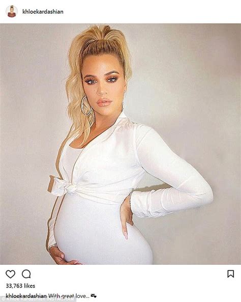 Pregnant Khloe Kardashian Shares Bump Photo At 31 Weeks Daily Mail Online