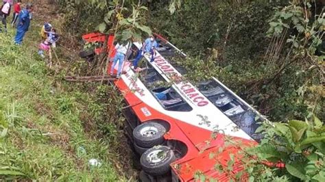 Tragedia En Paracti Bus Se Encuneta Deja Al Menos Una Decena De