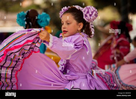 Traditional Mexican Dance Hi Res Stock Photography And Images Alamy