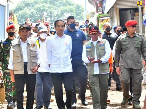 Dampingi Presiden Jokowi Di Cianjur Menteri Basuki Tangani Longsoran