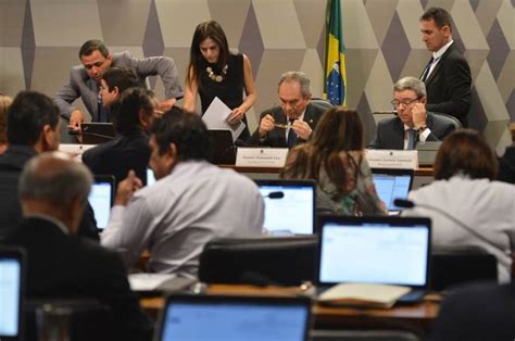 Senado Aprova Pedido De Impeachment De Dilma Rouseff Final 15 Votos