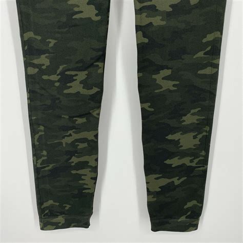 Spanx Camo Print Seamless Leggings Size Medium Stretc Gem