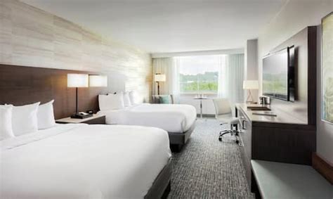 Perimeter Park Hotel Rooms at DoubleTree Birmingham, AL