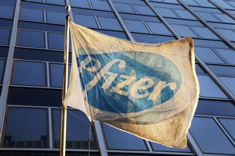 Fda Approves Pfizers Leukemia Drug Wsj