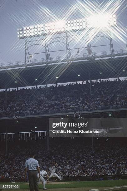 96 Wrigley Field Lights Stock Photos, High-Res Pictures, and Images ...