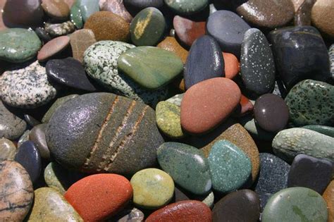 Garden Art | Rock and pebbles, Rocks and gems, Pebble stone