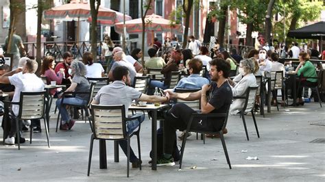 El gasto de los españoles en bares y restaurantes supera este verano