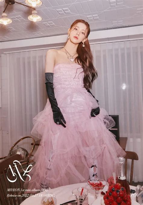 Miyeon G I Dle R V Le De Premi Res Photos Teasers Pour Ses D Buts