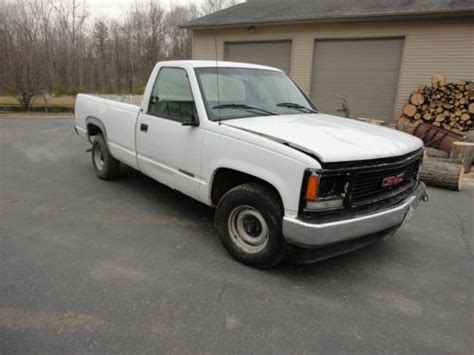 Sell Used 1997 Gmc C1500 Sierra Gt Standard Cab Pickup 2 Door 43l In