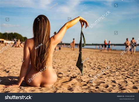 Nackte Frauen Am Fkk Strand Bilder Stockfotos D Objekte Und