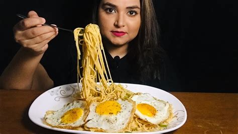 Asmr Eating Spicy 🌶 Noddles Sunny Side Up Eggs Eating Show Big Bites