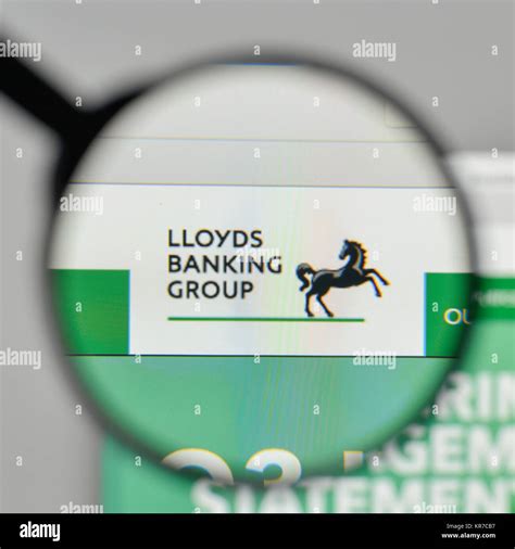 Lloyds banking group logo hi-res stock photography and images - Alamy