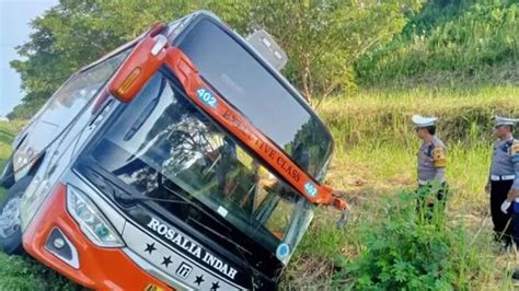 Inilah Daftar Lengkap Kecelakaan Bus Rosalia Indah Di Tol Batang