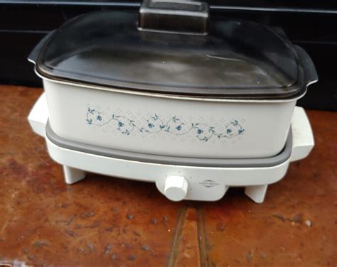 West Bend Slow Cooker Plastic Lid Griddle Base Flowers, 5 Settings, Vintage, Metal Pan White W ...