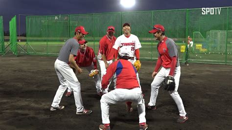 Kbo 오키나와 캠프 영상 유쾌한 분위기의 Kia 수비 훈련 Again 2015를 꿈꾼다 네이트 스포츠