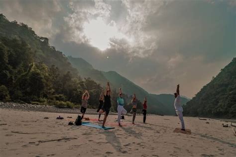 Discover Days Yoga Retreat In Rishikesh India By The Ganges