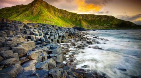 Game of Thrones Tour from Belfast with Giant's Causeway