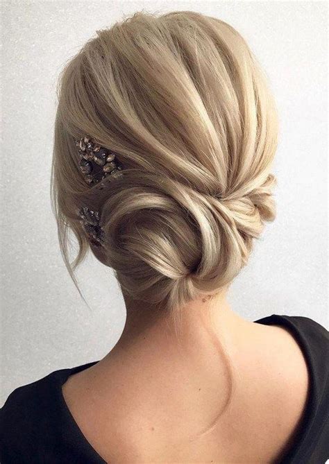 80 Glamorous Mother Of The Bride Hairstyles 2020 Trends