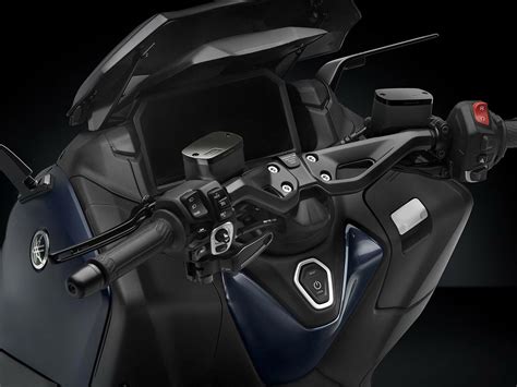 Rizoma Unveils Accessory Parts For Yamaha TMAX560 Motorcycle Show 2023