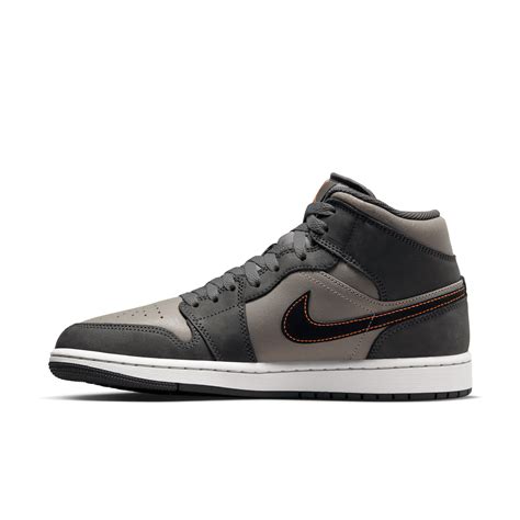 Men's AIR JORDAN 1 MID SE 7 – The Closet Inc.