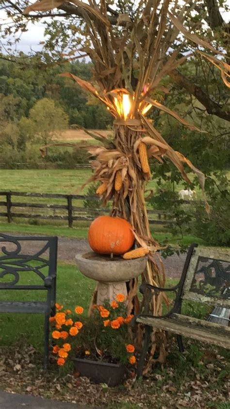 40 Fall Decorating Ideas For A Cozy Autumn Season Fall Outdoor Decor