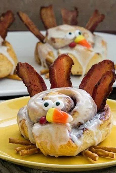 35 Easy Thanksgiving Desserts You Should Bring To This Year S Feast Cinnamon Roll Turkeys