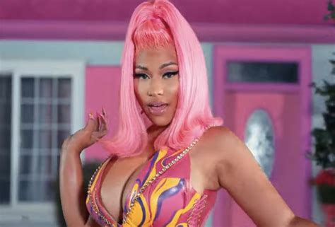 Tracklist On Twitter Hit Super Freaky Girl De Nicki Minaj Se