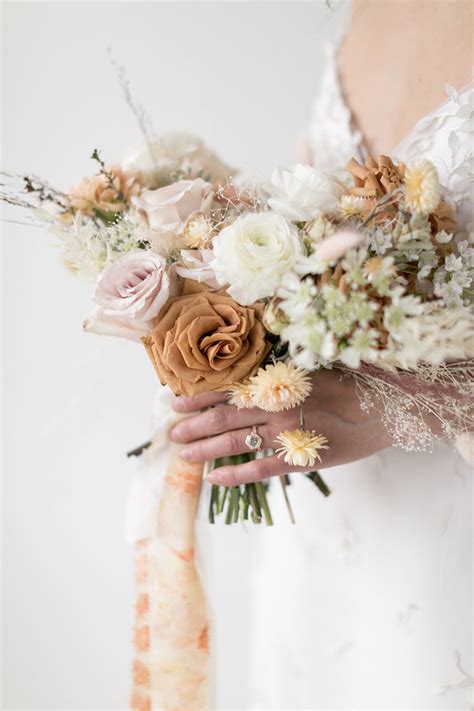 How To Use Dried Flowers In Your Wedding Dried Flower Weddings