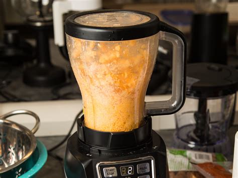 Press one button and this Ninja will slice up a smoothie (pictures) - CNET