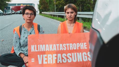 Fundraiser by Lina Schinköthe Mama von Vier Geldstrafen für Klimaprotest