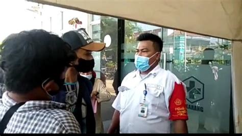 Mengaku Anggota Ormas Oknum Keamanan Puskesmas Cikarang Usir Wartawan Saat Tugas Dengan Nada