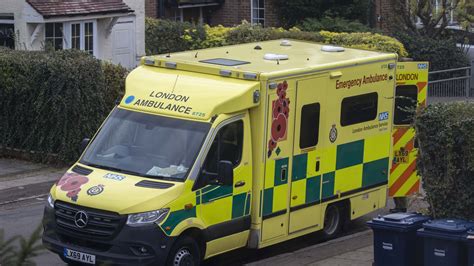 Thousands Of Ambulance Workers Vote To Join Nhs Strikes Before