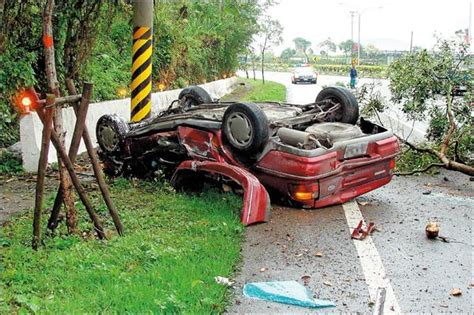 偷車出遊撞電桿 少女2死1傷 社會 自由時報電子報