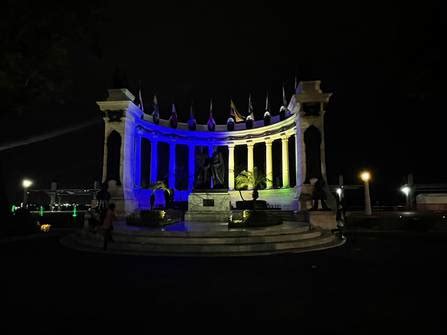 Monumentos De Guayaquil Se Iluminaron Con Los Colores De Ucrania