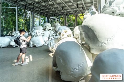 Ron Mueck La Fondation Cartier Une Exposition Monumentale Et