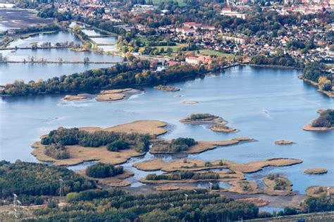 Teichland Von Oben Uferbereiche Der Teichanlagen Zur Fischzucht