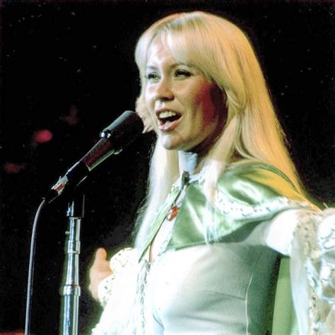 An Agnetha from 1975 . . #agnethafältskog #abba | Cantantes famosos ...