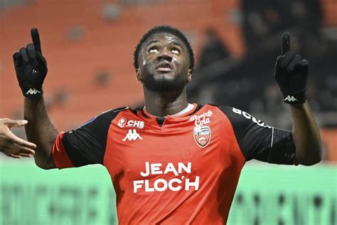 Lorient Terem Moffi A Repris L Entra Nement Apr S Sa Blessure La