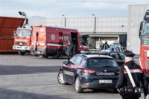 Teramo Esplosione In Una Fabbrica Di Fuochi Dartificio Morto Un